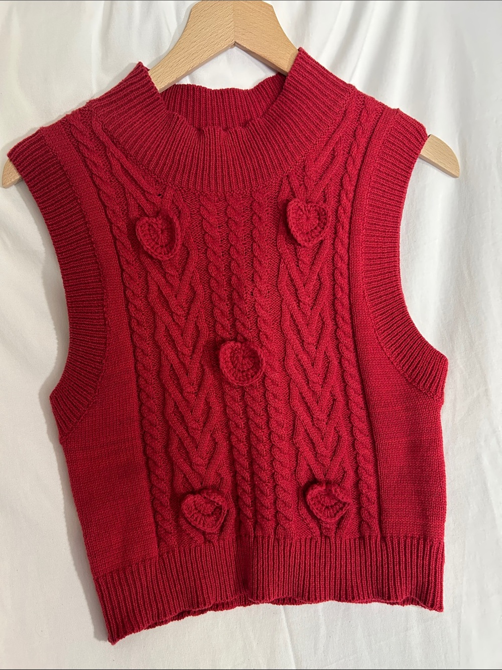 Le Lis Red Cable-Knit Sleeveless Sweater Vest